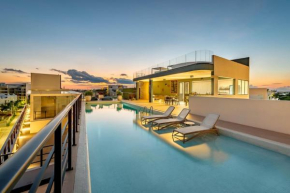 Luxury 2BR 2BA, Ocean view, 200m from beach